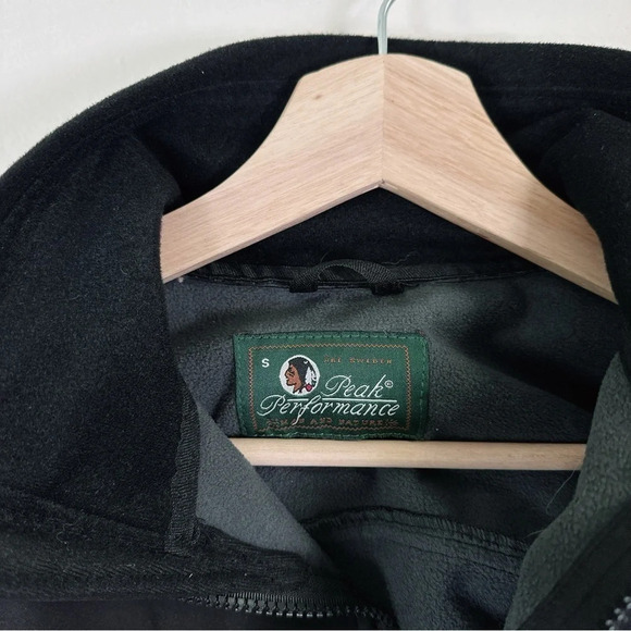 Peak Performance Womens Soft Shell Black Jacket - Picture 10 of 16